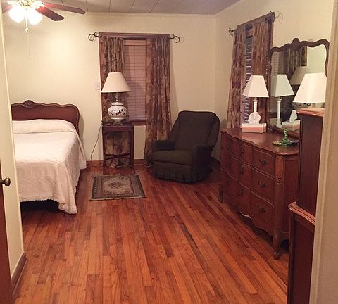 5th image of 705 Cottage Hill Ave