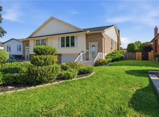 56 Brookstream Ct, Hamilton, ON L8K 6J2
