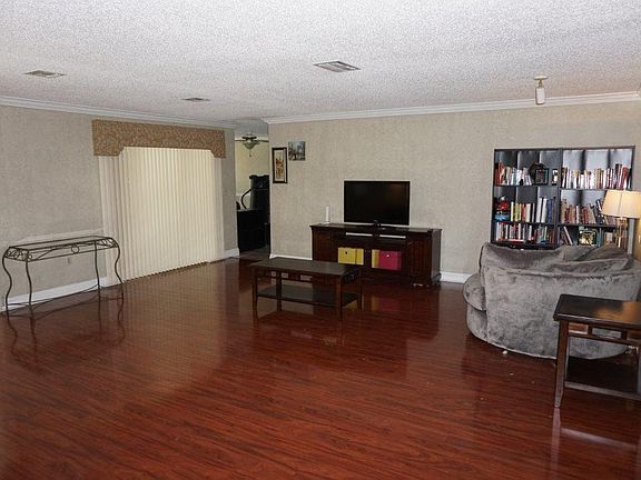 5th image of 10649 Watertown Ct
