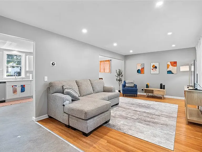 167 Lattimore Rd — Photo 3