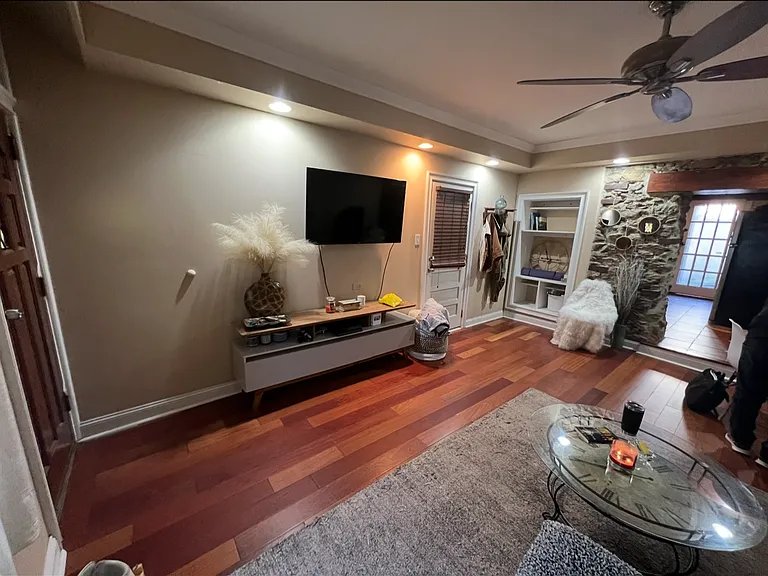 4329 Cresson St — Photo 5