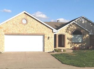 3280 Frese Dr, Quincy, IL 62305