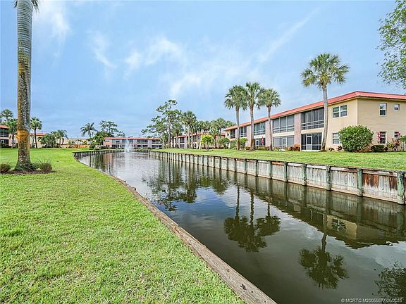 3rd image of 1987 SW Palm City Rd APT D