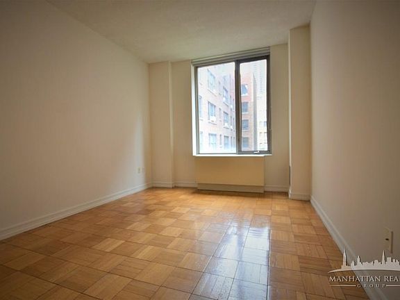 4th image of 321 W 54th St APT 711