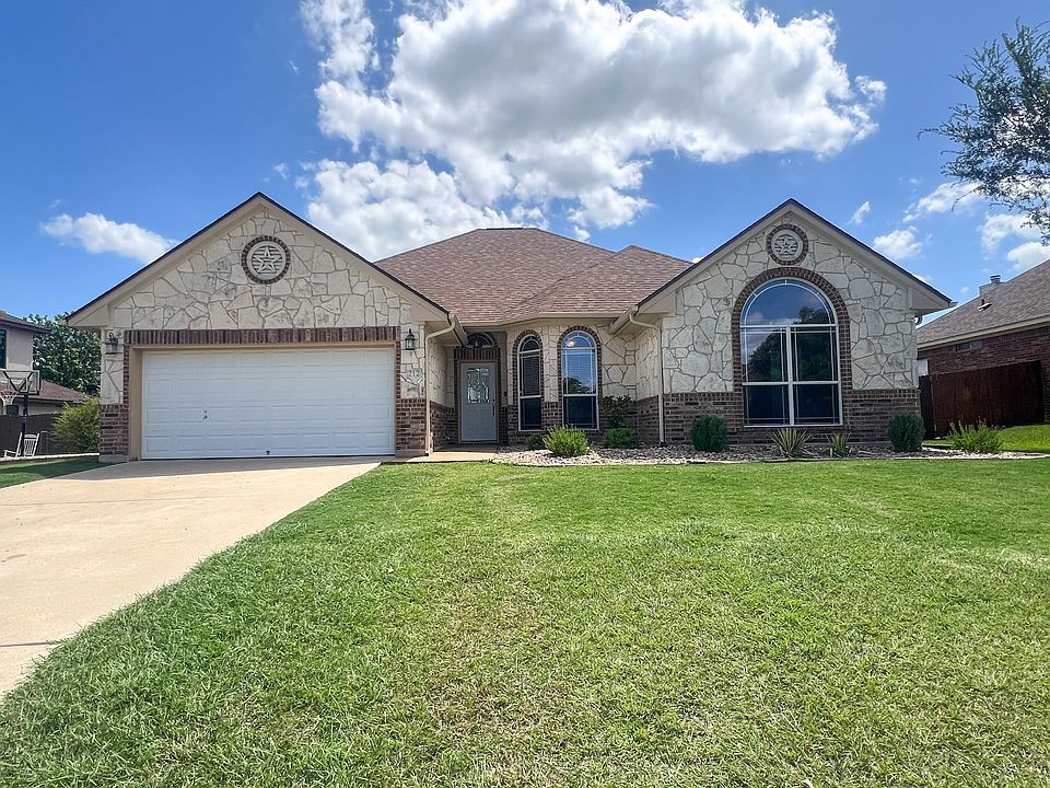 1st image of 212 Sugar Maple Ct