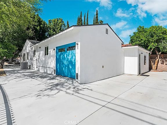 4th image of 8938 Duarte Rd