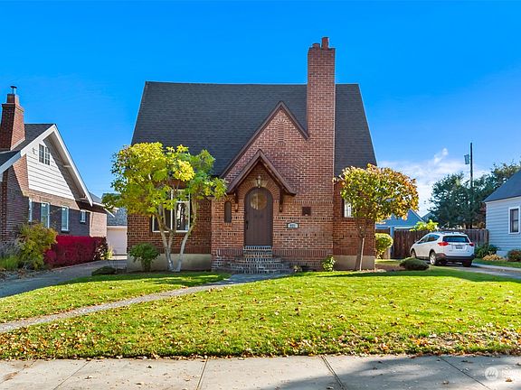 2nd image of 921 Highland Drive