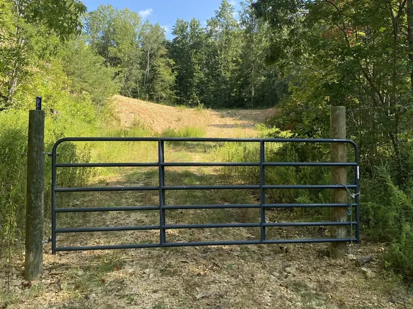 401 Napier Rd, Hohenwald, TN 38462