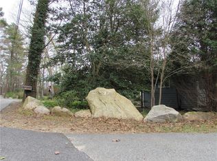 219 Keach Pond Dr, Glocester, RI 02814