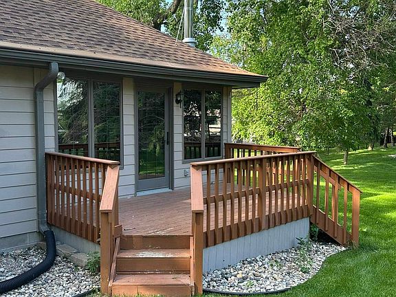 5th image of 716 E Saint Andrews Cir