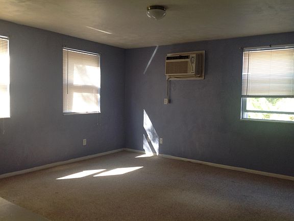 3rd image of 95 Lehr Ave