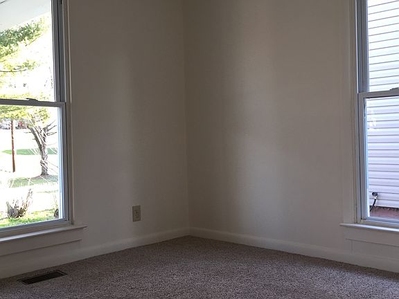 2nd image of 198 N Bennett Avenue