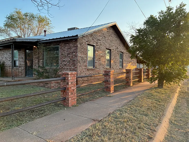 2801 Avenue X — Photo 9