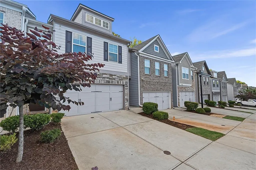 3 bed, 2.5 bath, 1742 sqft, $2,250 — Photo 3
