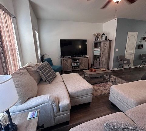 5th image of 809A Blanche Ave