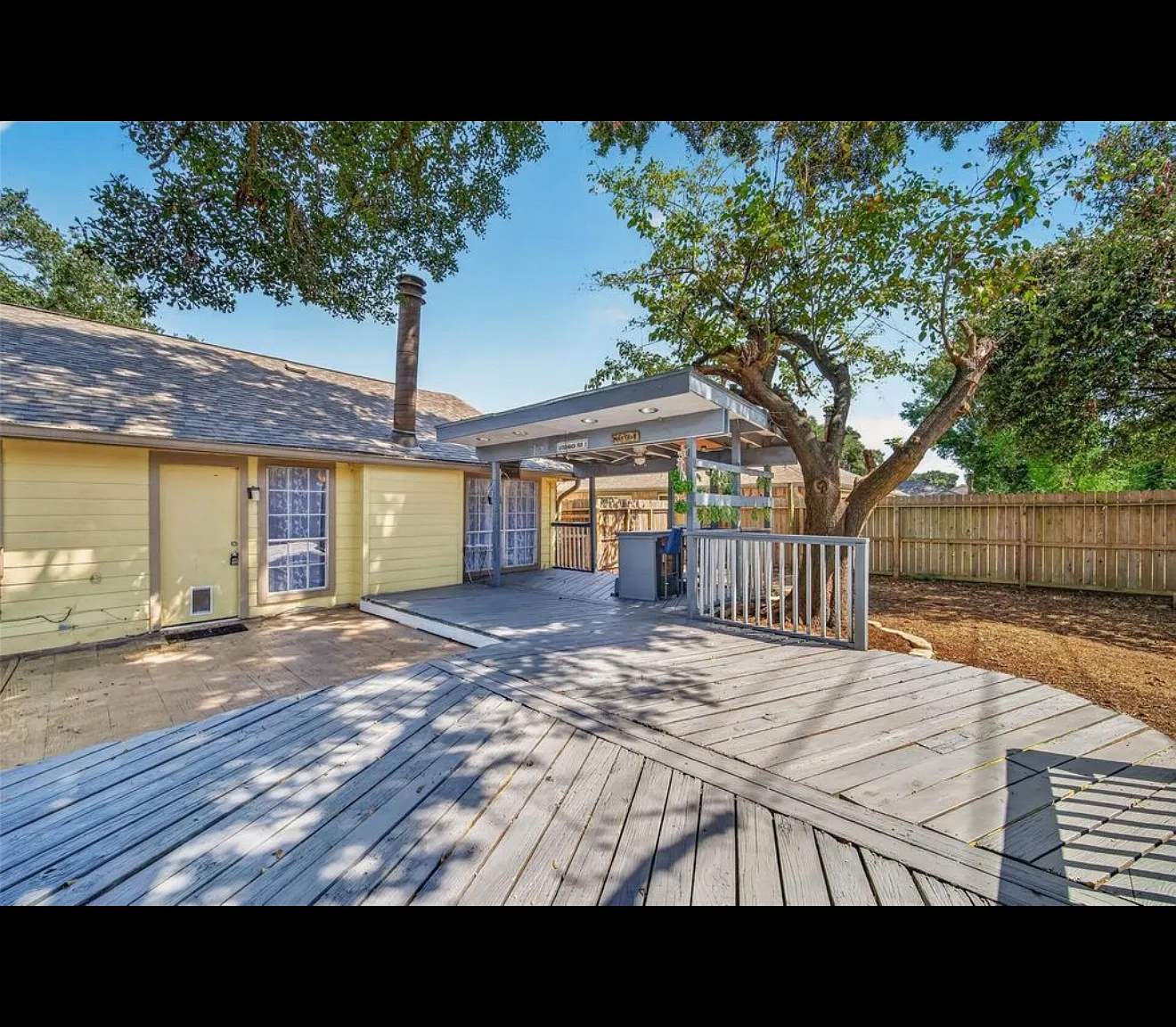 4 bed, 1903 sqft, $1,995 — Photo 1