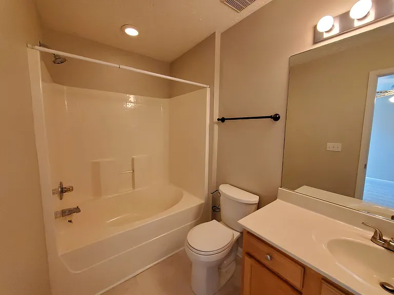 204 Lucille Dr — Photo 14