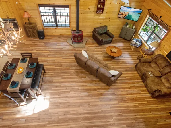 333 Dogwood Trl, Holly Lake Ranch, TX 75765