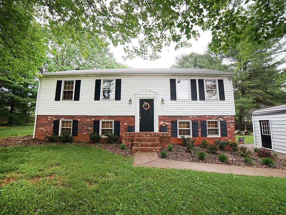 1st image of 105 N Lindale Ct