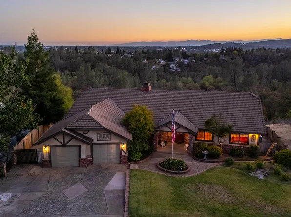 2857 Panorama Dr, Redding, CA 96003