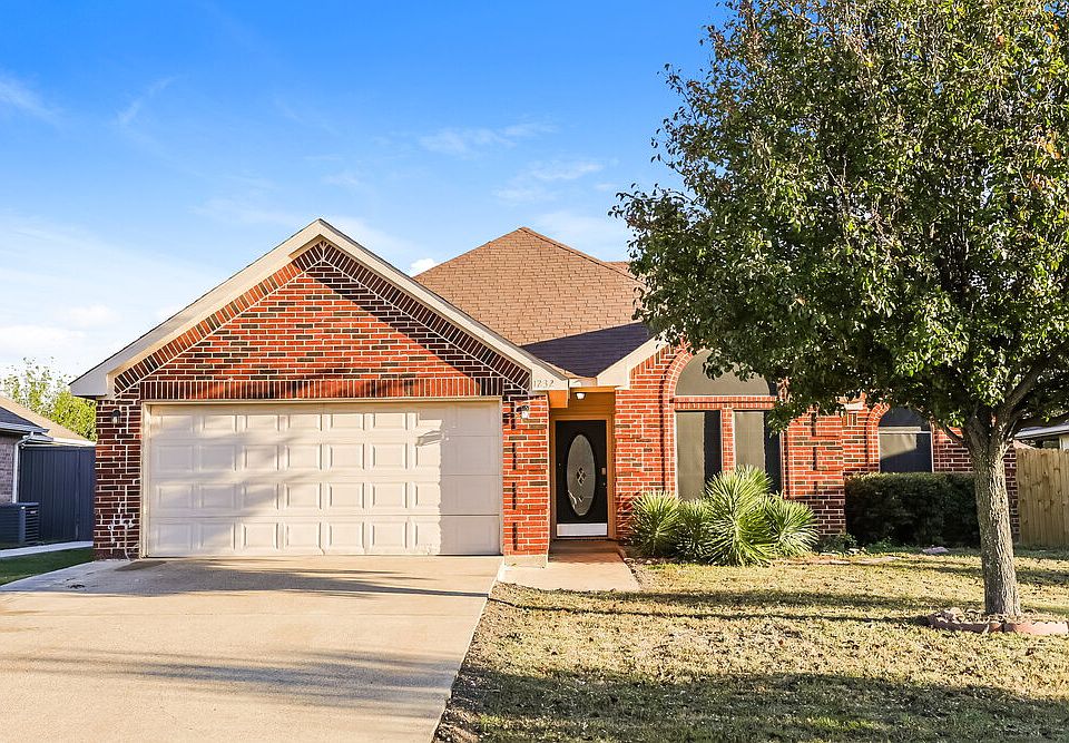 1st image of 1232 Clay Ln