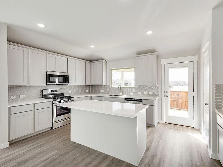 2907 Doggett Dr — Photo 13