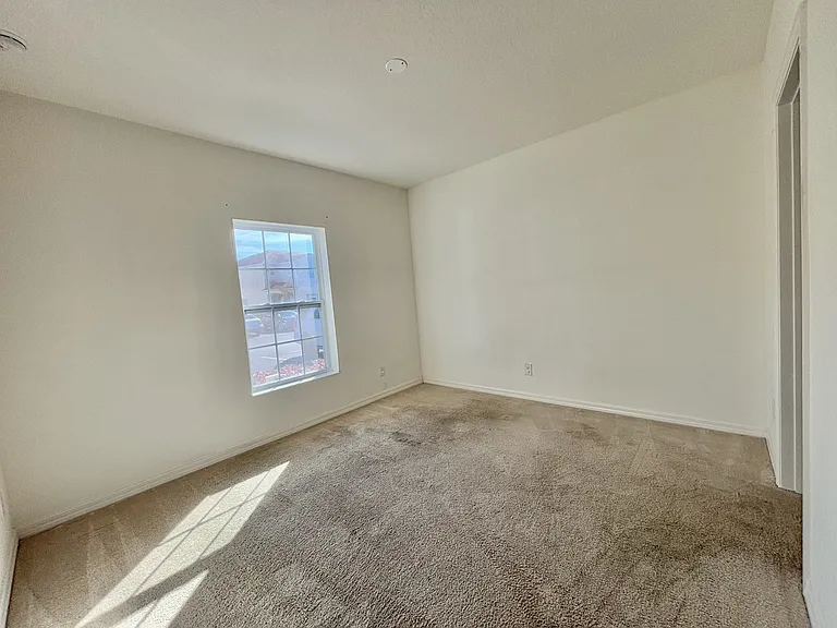 140 Primrose Dr — Photo 8