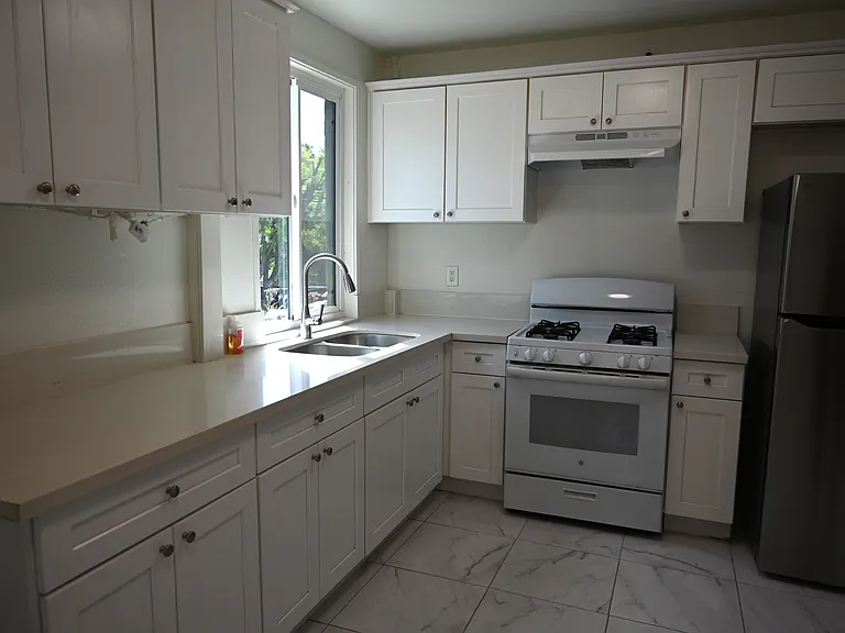 181 E Alegria Ave — Photo 12