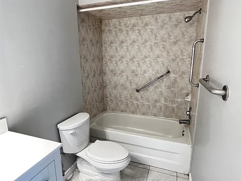 3875 Tecumseh Rd E #3 — Photo 18