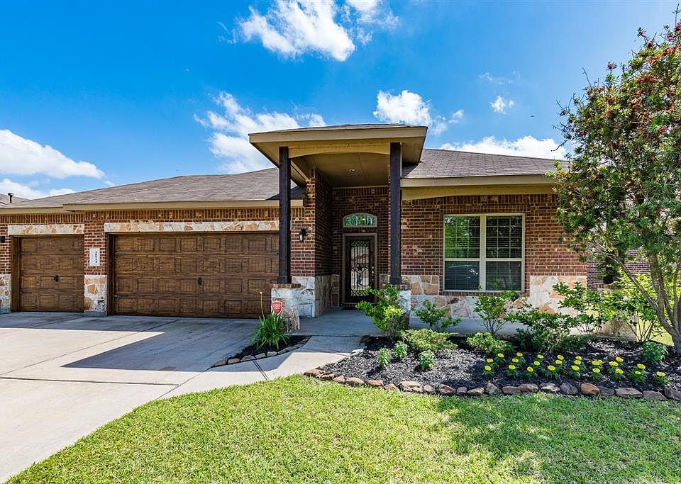 1st image of 18914 Deer Trace Dr