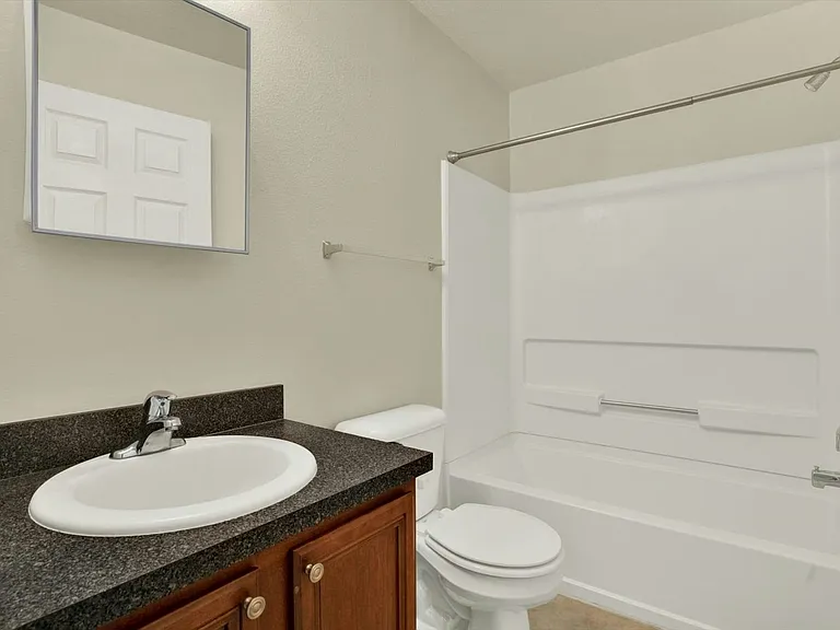 2630 Edgewater Falls Dr — Photo 15
