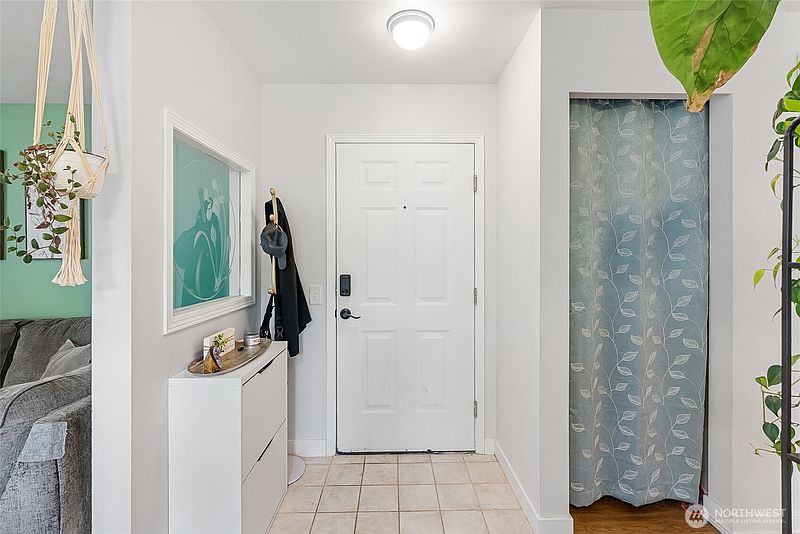 5th image of 3374 Northwest Avenue #202