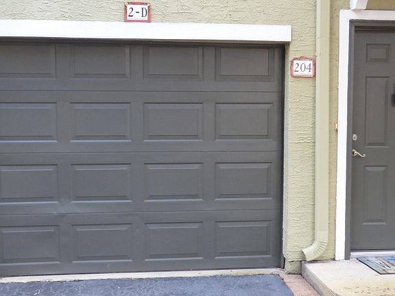 2nd image of 10075 N GATE Parkway #204