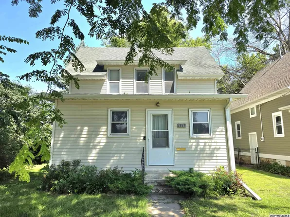 1317 N Washington Ave, Mason City, IA 50401