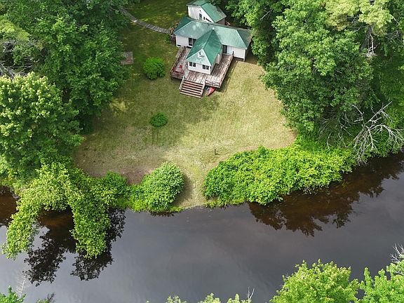 2nd image of 20 Acorn Road