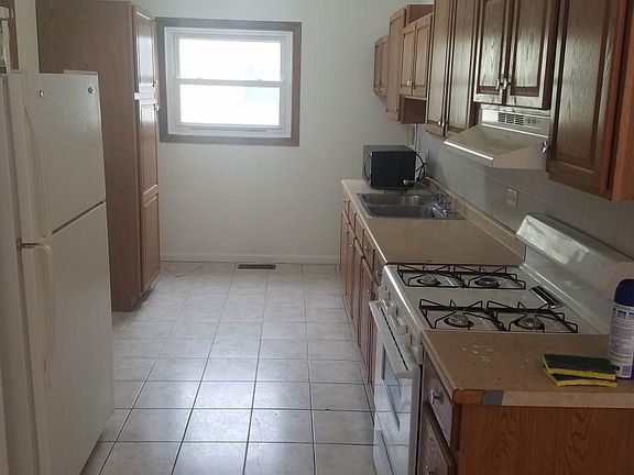 3rd image of 529 Avalon Dr