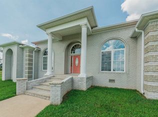 752 Threadgill Rd, Lexington, TN 38351