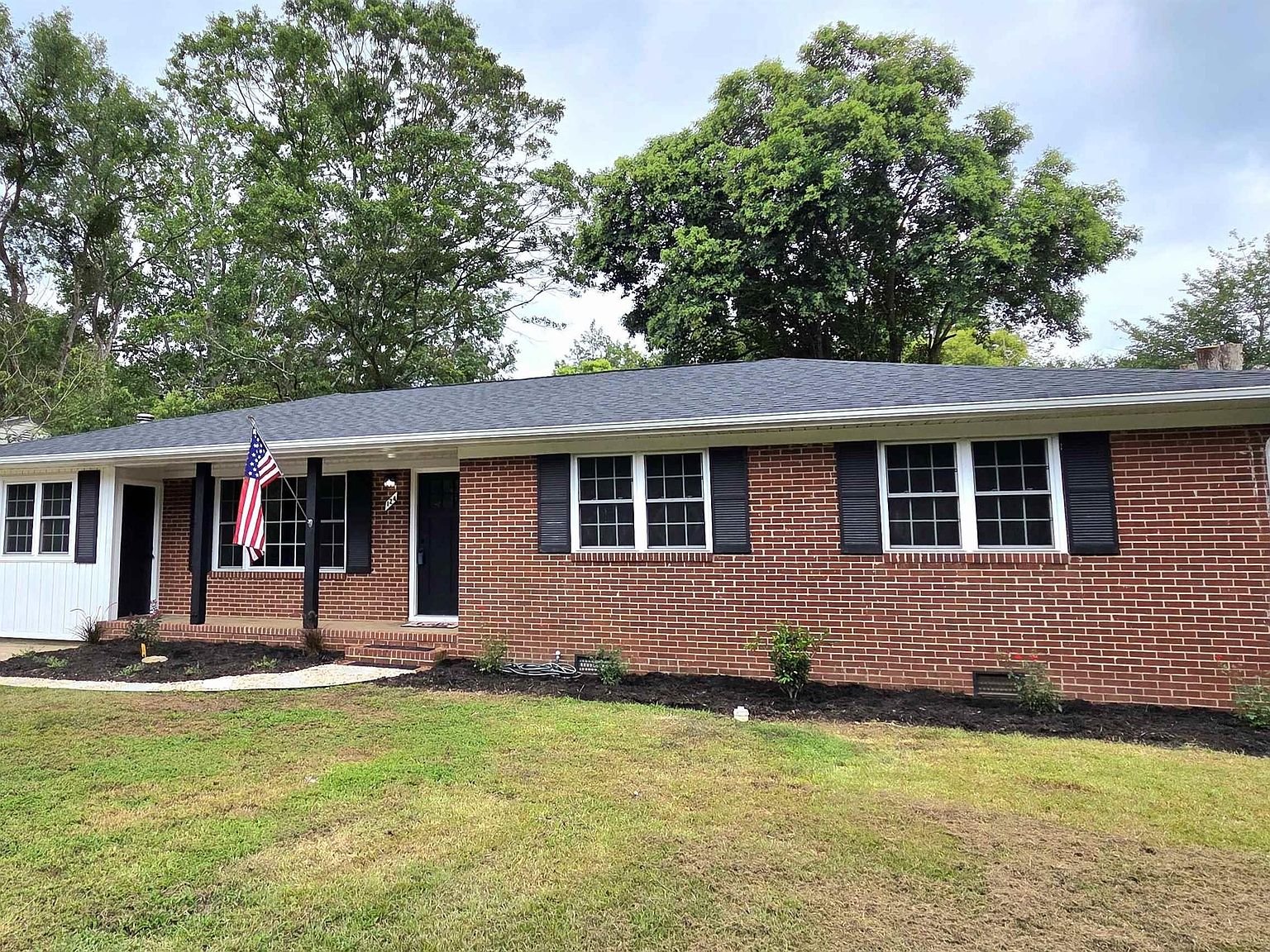 124 Forestdale Dr, Taylors, SC 29687 | Zillow