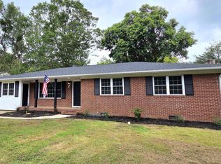 124 Forestdale Dr, Taylors, SC 29687