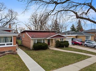 9829 S 51st Ave, Oak Lawn, IL 60453