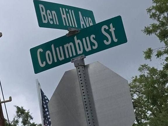 5th image of 925 Columbus St