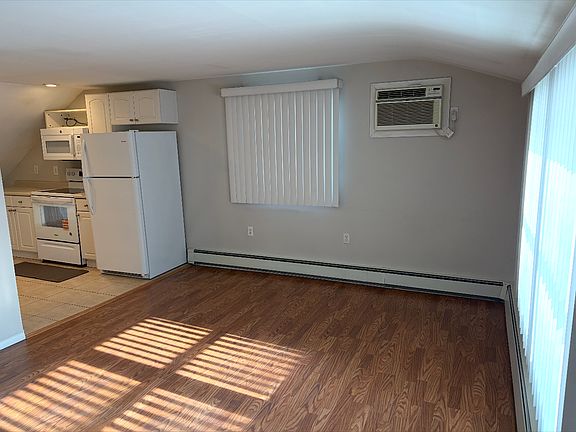 4th image of 2 Carriage Ln #2