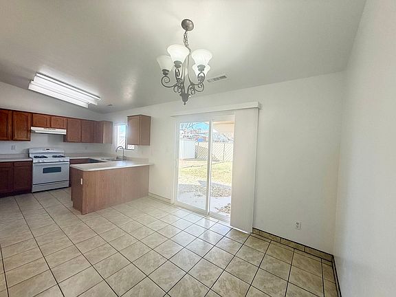 5th image of 3084 N Constance Dr