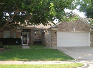 5621 Canyon Dr, Haltom City, TX 76137