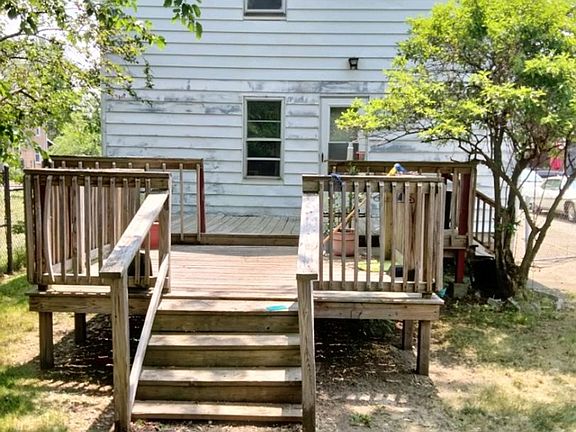 2nd image of 920 E 23rd St #2