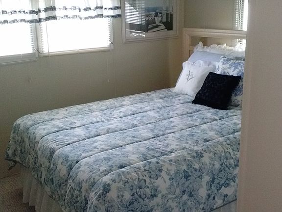 Guest bedroom