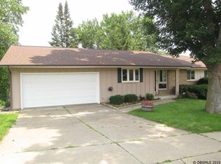 3519 Keystone Dr, Dubuque, IA 52002