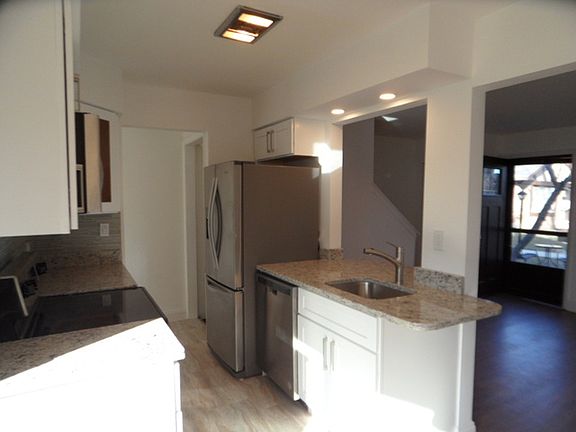 4th image of 1S134 Apley Ln