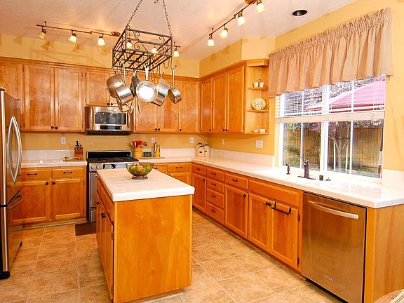 Large Island Kitchen