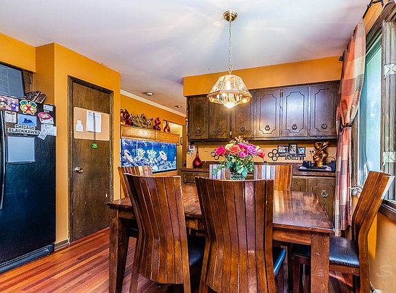 5th image of 105 Luther Ln